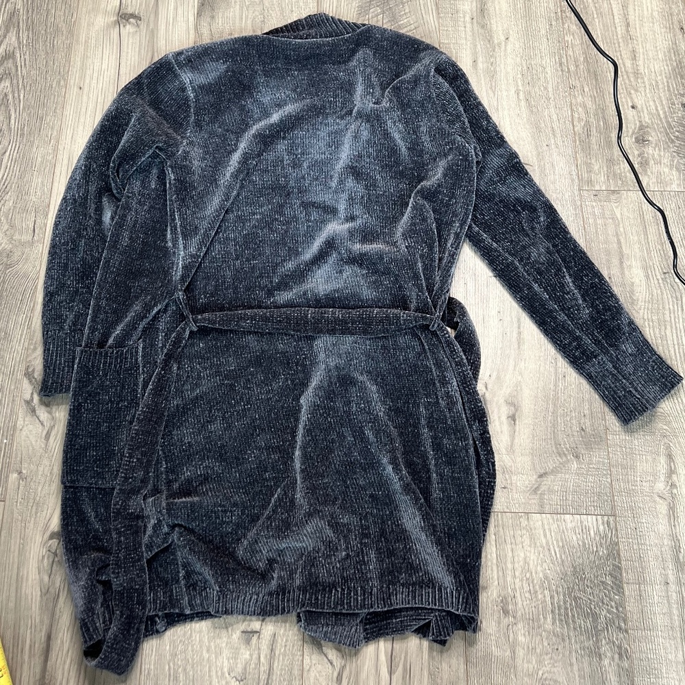 Natori Tranquility Chenille Short Robe in Gray - Picture 7 of 9